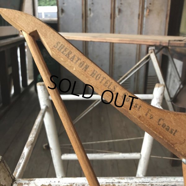 画像2: Vintage Antique Advertising Wood Hanger Sheraton Hotel (B248) (2)