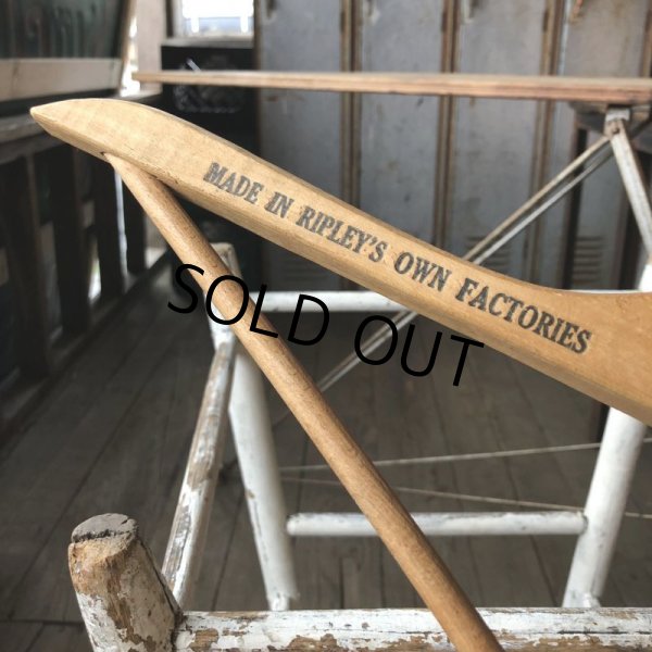 画像2: Vintage Antique Advertising Wood Hanger RIPLEY CLOTHES (B243) (2)