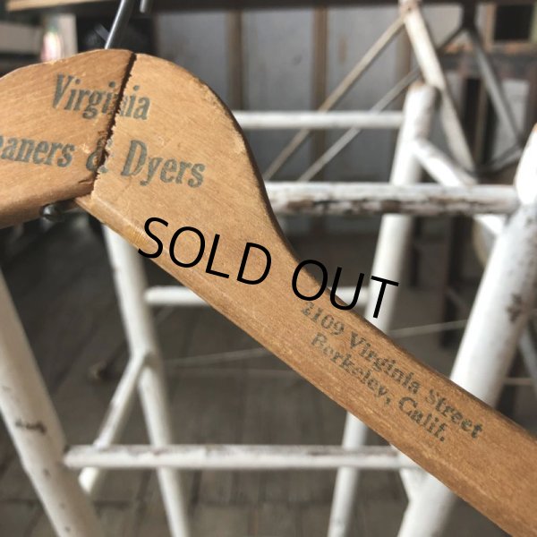 画像2: Vintage Antique Advertising Wood Hanger Virgnia Cleaners & Dyers (B235) (2)