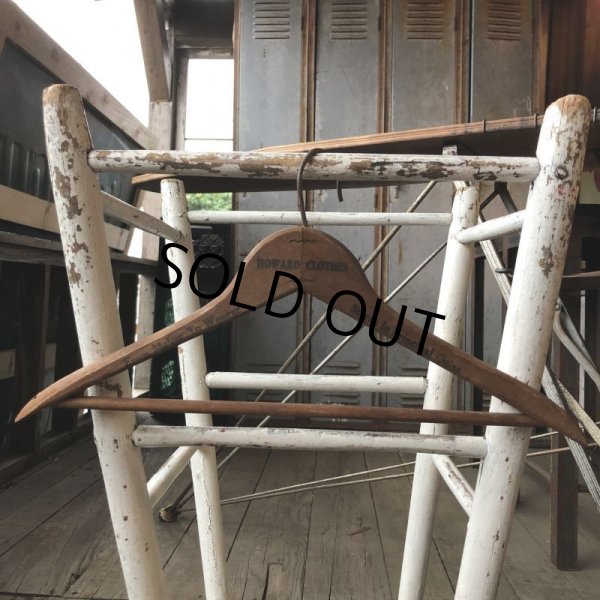 画像4: Vintage Antique Advertising Wood Hanger HOWARD CLOTHES (B246) (4)