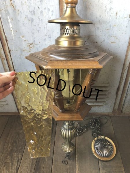 画像18: Vintage Wooden Amber Glass Hanging Swag Lamp (B274) (18)