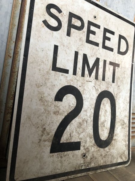 画像2: Vintage Road Sign SPEED LIMIT 20 (B298)  (2)