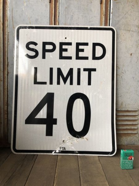 画像1: Vintage Road Sign SPEED LIMIT 40 (B325)  (1)
