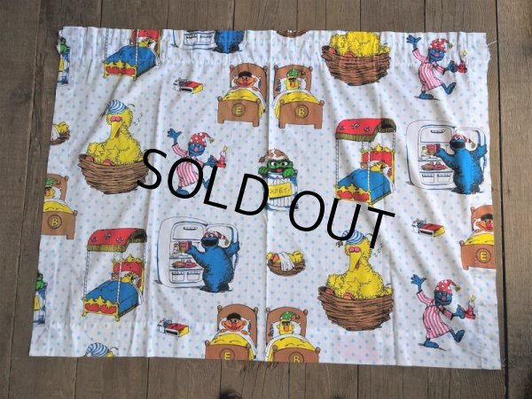 画像2: Vintage Sesame Street Fabric 100x76cm (B398) (2)