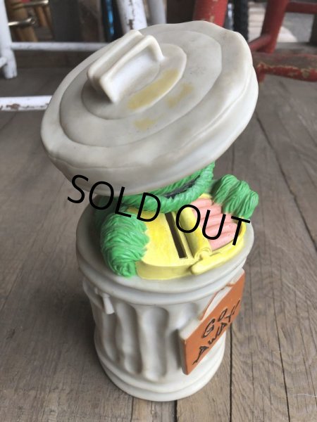 画像3: Vintage Sesame Street Oscar Bank (B395) (3)