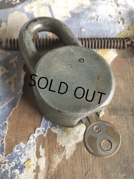 画像3: Vintage American Lock Co Series 10 Hardened Padlock (B402) (3)