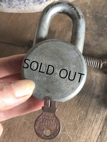 画像8: Vintage American Lock Co Series 10 Hardened Padlock (B403) (8)