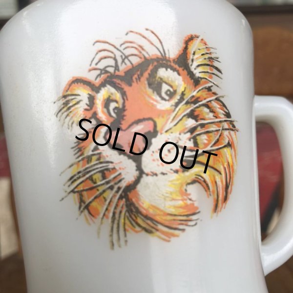 画像8: Vintage Fire King EXXON Esso Tiger D handle Mug (B414) (8)