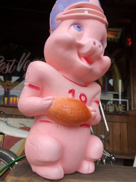 画像5: 60s Vintage Pig American Football Player Plastic Blow Mold Bank (B450) (5)