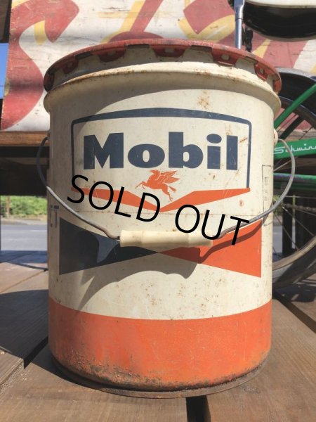 画像3: Vintage Mobil 5GL Motor Gas/Oil Can (B453) (3)