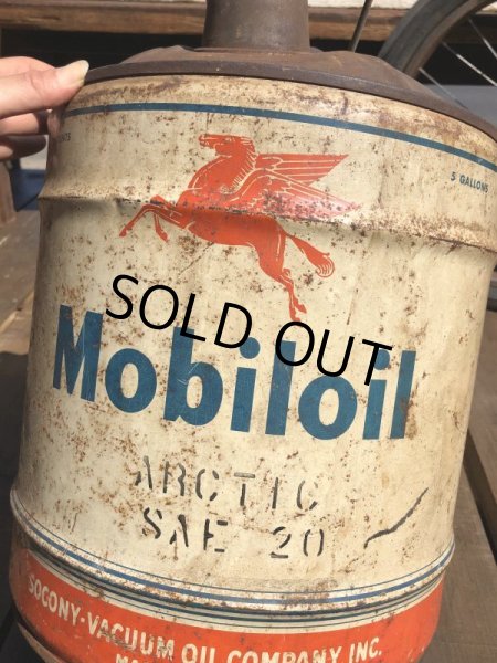 画像7: Vintage Mobil 5GL Motor Gas/Oil Can (S917)  (7)