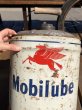 画像7: Vintage Mobil 5GL Motor Gas/Oil Can (B452)  (7)