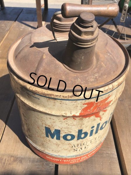 画像6: Vintage Mobil 5GL Motor Gas/Oil Can (S917)  (6)