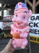 画像9: 60s Vintage Pig American Football Player Plastic Blow Mold Bank (B450) (9)