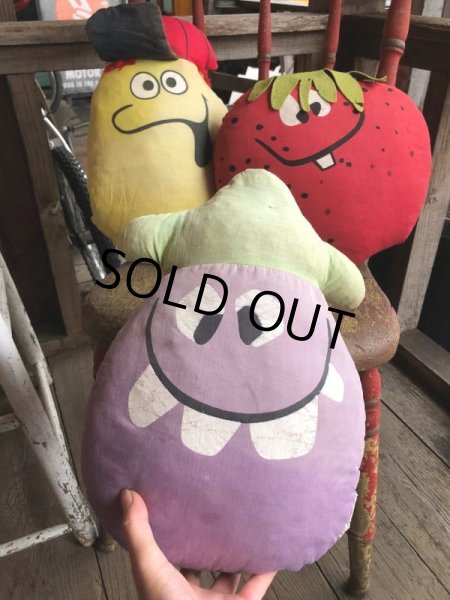 画像1: Vintage Funny Face Cloth Doll Goofy Grape (B572) (1)