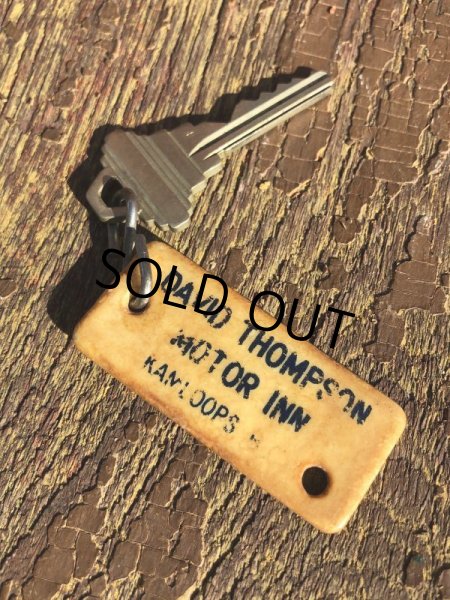 画像1: Vintage Motel Key David Thompson Moto Inn #215 (B596) (1)