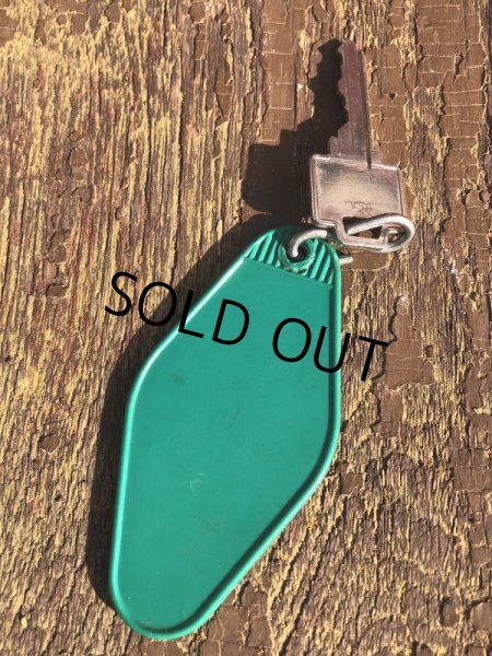 画像2:  Vintage Motel Key Pinecrest #11 (B604) (2)