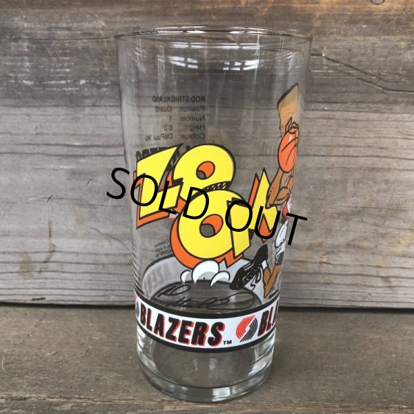 画像2: Vintage Dairy Queen Glass NBA Portland Trail Blazers '93-'94 ROD STRICKLAND (G013) (2)