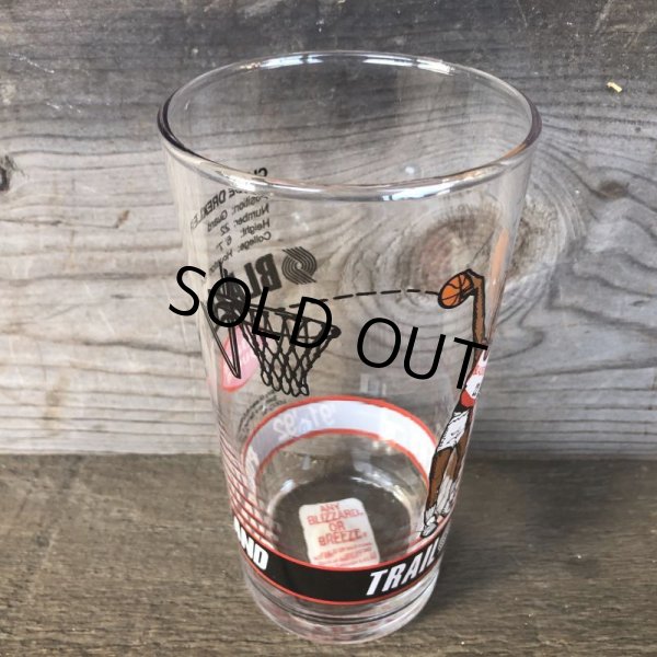 画像2: Vintage Dairy Queen Glass NBA Portland Trail Blazers '91-'92 CLYDE DREXLER (G001) (2)
