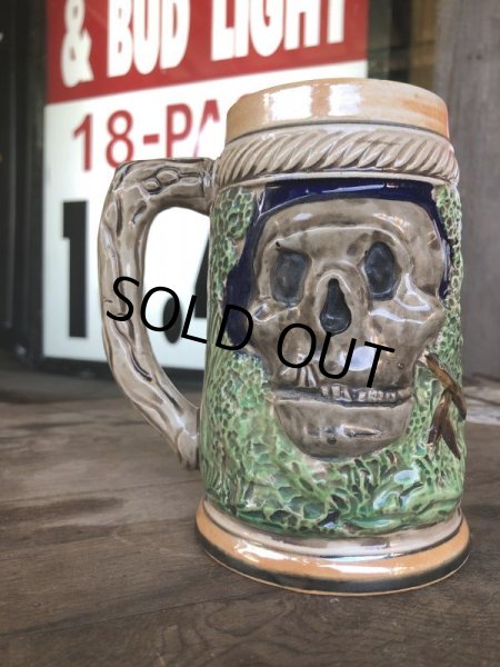 画像1: 60s Vintage Six Flags Over Texas Skull Ceramic Stein Jug (B753) (1)