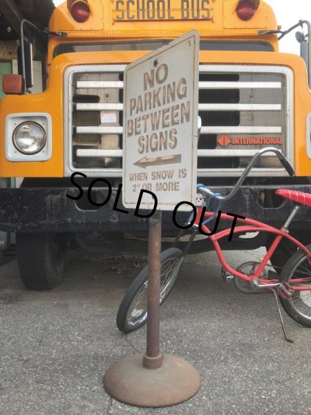 画像4: Vintage U.S.A Original NO PARKING Stand Sign (B761)  (4)