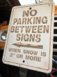 画像9: Vintage U.S.A Original NO PARKING Stand Sign (B761)  (9)