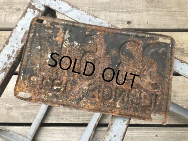 画像2: 40s Vintage American License Number Plate 1942 33 647 (B802)  (2)