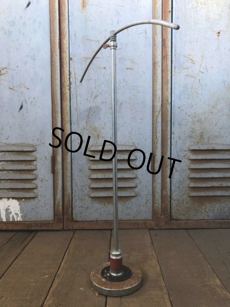 画像2: Vintage Metal Hanger Shirt Stand (B829) (2)