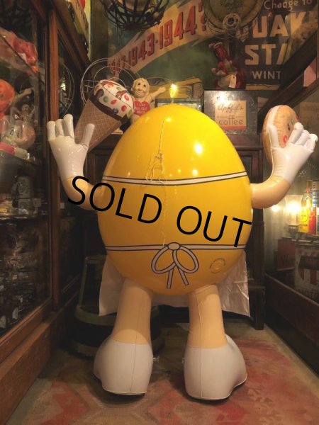 画像7: Vintage M&Ms Yellow Huge INFLATABLE (B822)  (7)