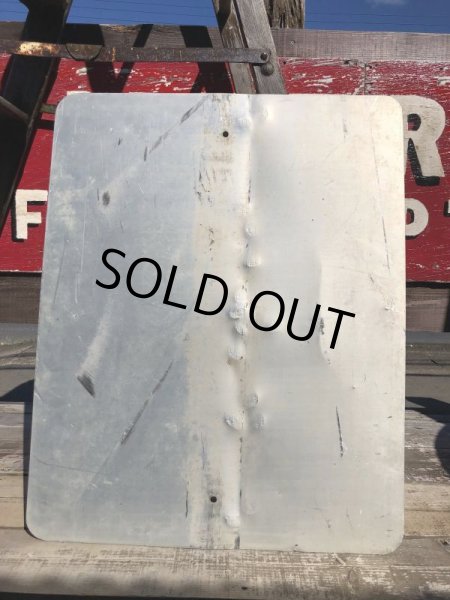 画像6: Vintage Road Sign EMERGENCY VEHICLE PARKING ONLY (B224)  (6)