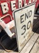 画像3: Vintage Road Sign END 30 M.P.H. SPEED ZONE (B243)  (3)