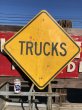 画像1: Vintage Road Sign TRUCK (B241)  (1)