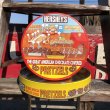 画像1: Vintage Tin Can Hershey's Pretzels (B278) (1)