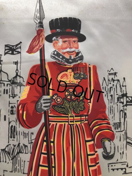 画像4: Vintage BEEFEATER Dry Gin Banner Flag (B263) (4)