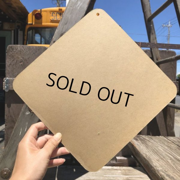 画像2: 70s Vintage Cardboard Sign DENGEROUS CURVES (B292) (2)