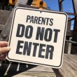 画像1: 70s Vintage Cardboard Sign PARENTS DO NOT ENTER (B321) (1)