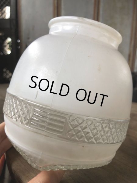 画像8: Vintage U.S.A White Milk Glass Lamp Shade Globe (B375) (8)