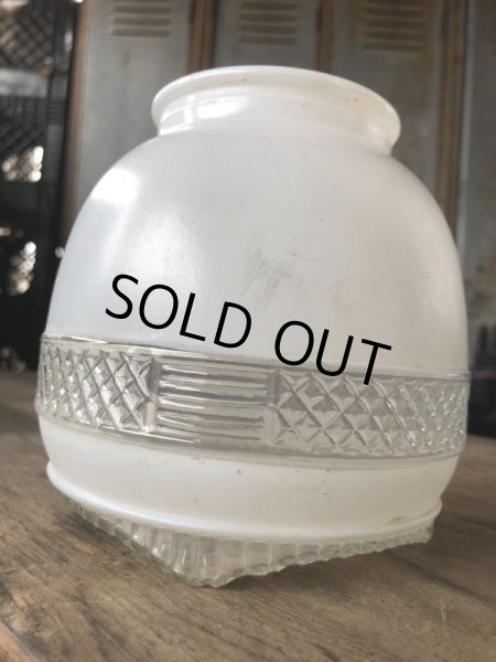 画像6: Vintage U.S.A White Milk Glass Lamp Shade Globe (B375) (6)