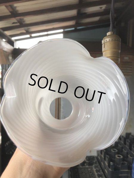 画像3: Vintage U.S.A White Milk Glass Lamp Shade Globe (B377) (3)