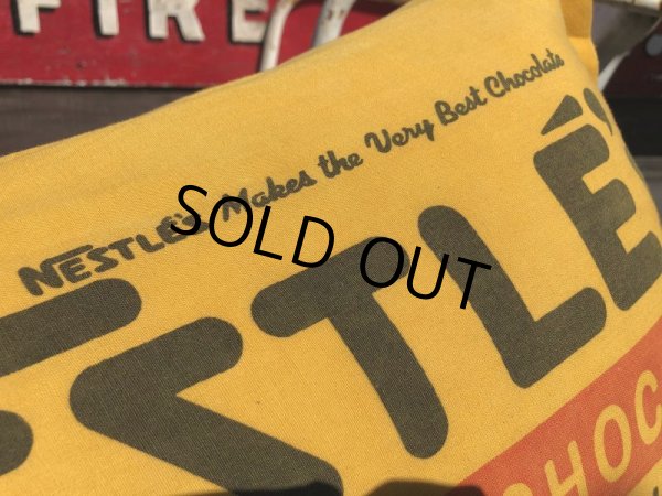 画像4: Vintage NESTLE's Semi-Sweet Chocolate Pillow Cushion (B434) (4)