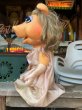 画像2: 70s Vintage FP Muppets Miss Piggy Puppet doll (B482) (2)