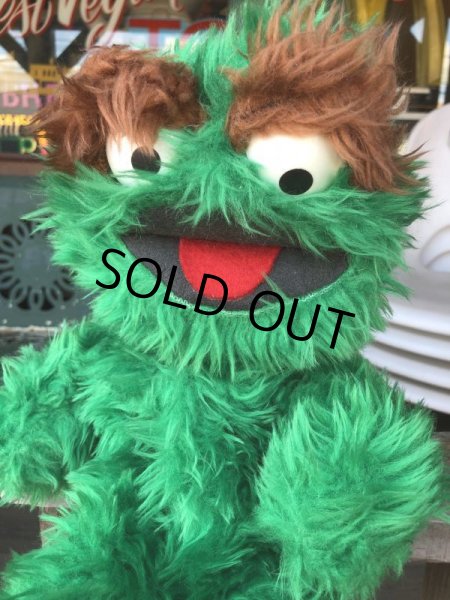 画像4: 70s Vintage Knickerbocker Sesame Street Oscar Plush Doll 45cm (B485) (4)