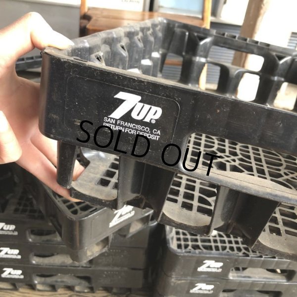 画像2: Vintage 7UP Plastic Crate (B517) (2)