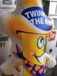 画像2: 店舗引き渡し限定 / Vintage Hostess "Twinkie the Kid" Advertising Inflatable 95cm (B583) 　 (2)