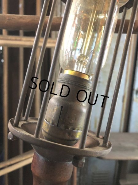 画像8: Vintage Industrial Wood Handle Trouble Hanging Light Lamp (B594) (8)