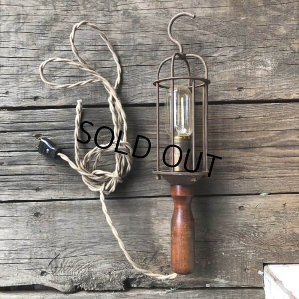 画像11: Vintage Industrial Wood Handle Trouble Hanging Light Lamp (B594) (11)