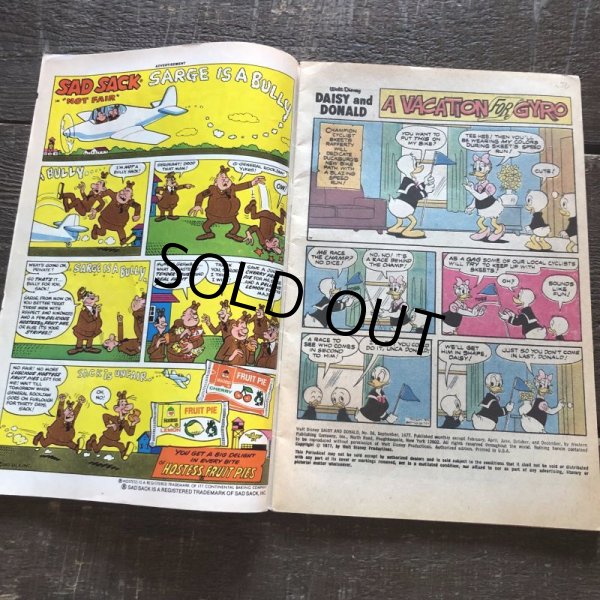 画像2: Vintage Comic Disney Daisy and Donald (B666) (2)