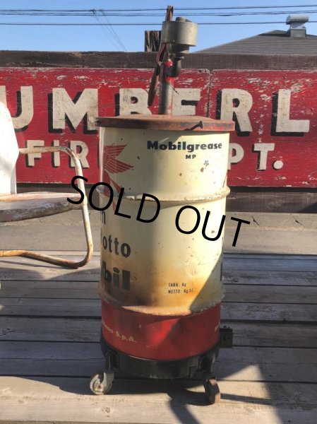 画像10: Vintage Mobil Oil 16 Gallon Barrel Drum Can w/Castar Pegasus Horse (B673)  (10)