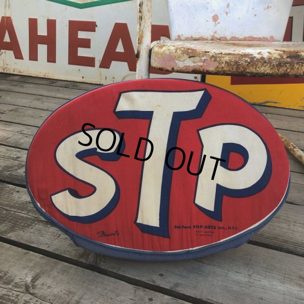 画像4: Vintage STP Oil Advertising Pillow Cushion (B675) (4)