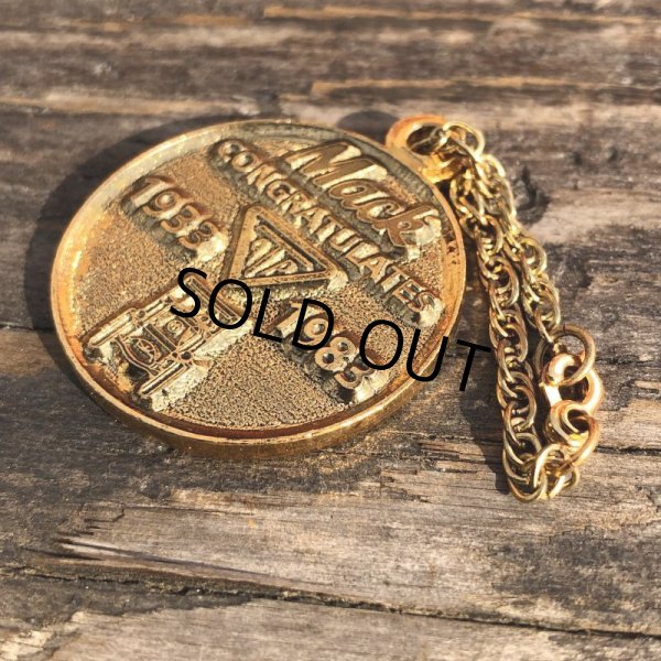 画像3: Vintage Mack Truck Medal (B752) (3)